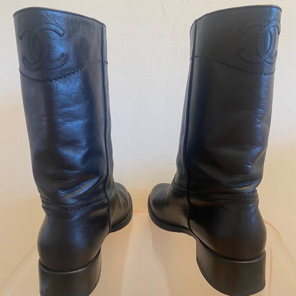 CHANEL
Interlocking CC Logo Leather Moto Boots - Picture 3 of 11